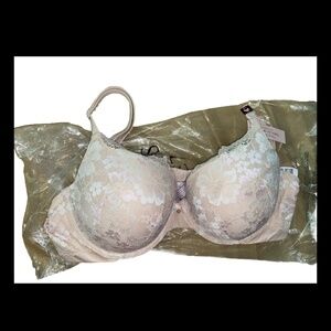Body by Victoria Victoria’s Secret Bra 40C